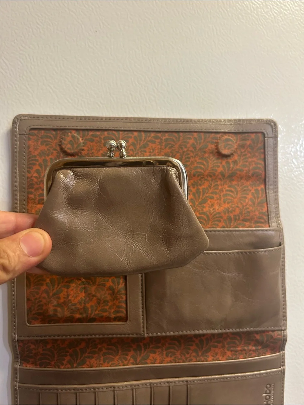 Hobo international Taupe Leather trifoldWallet with matching coins purse 👛